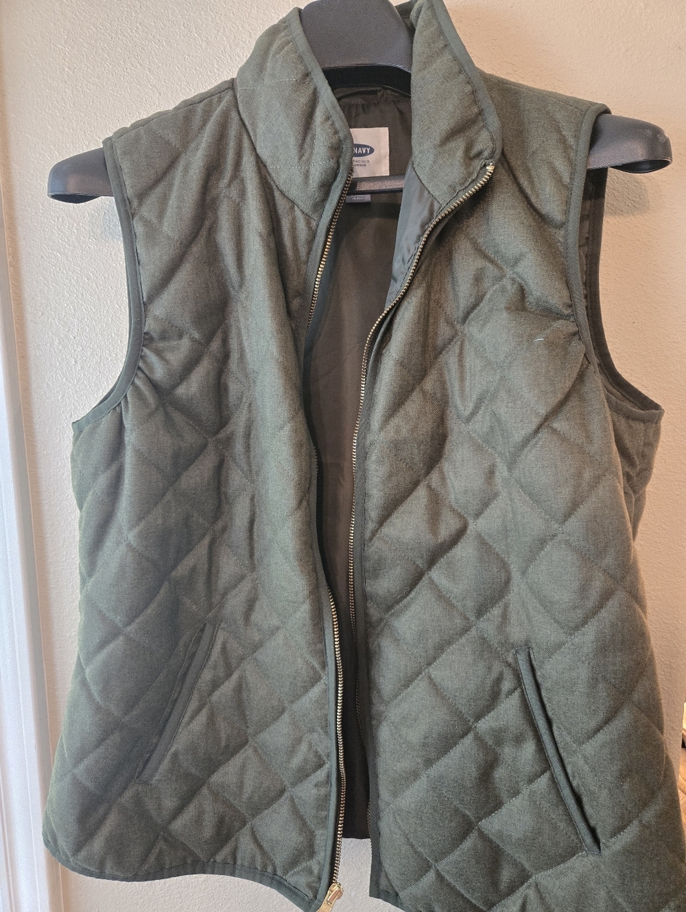 Old Navy Quilted Olive Green Puffer Vest